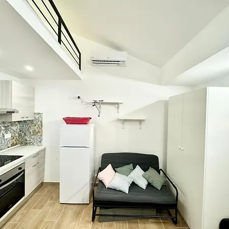 Elegante Casa In Centro Turin